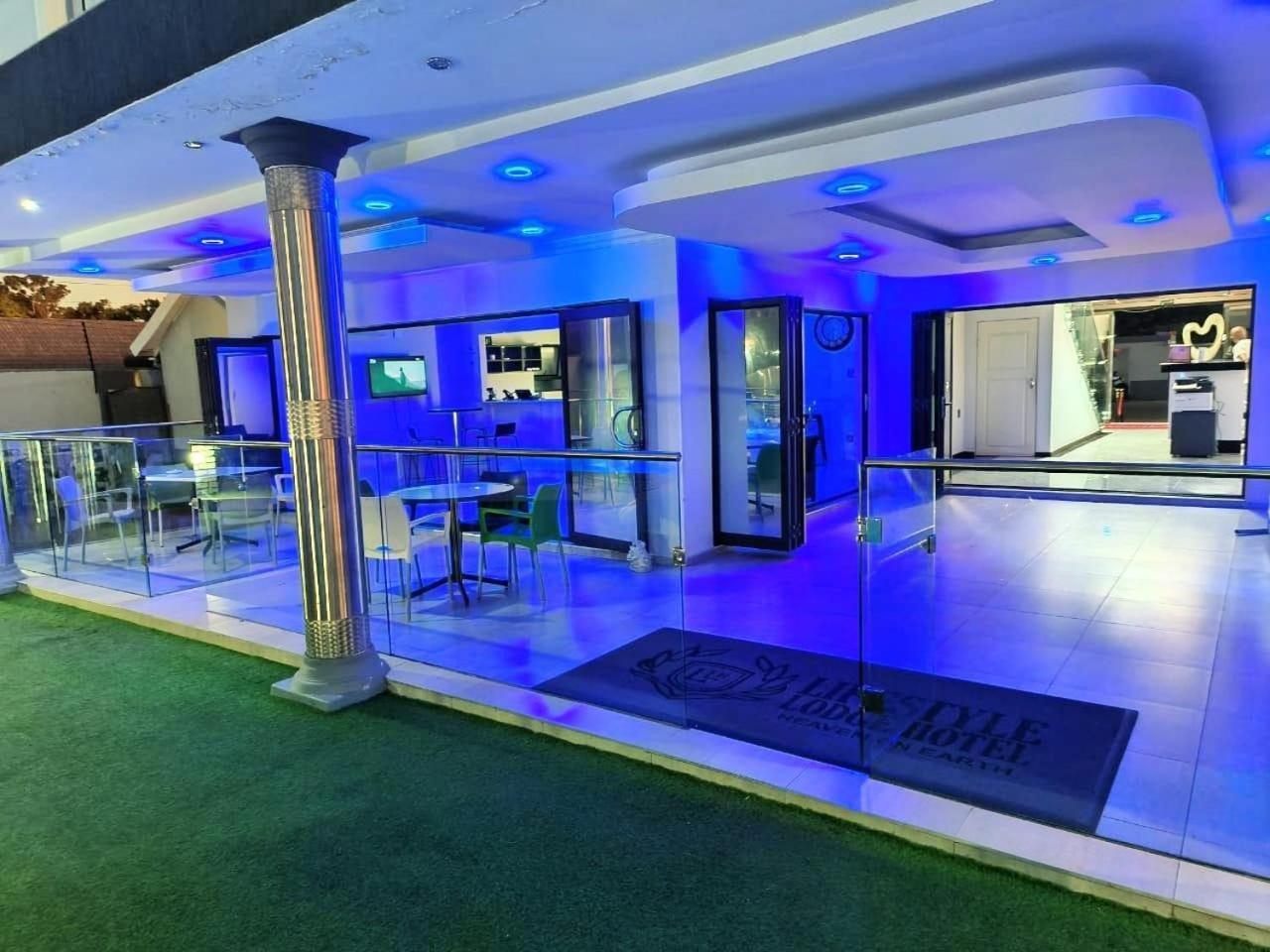 ורייניחן Lifestyle Lodge Hotel מראה חיצוני תמונה